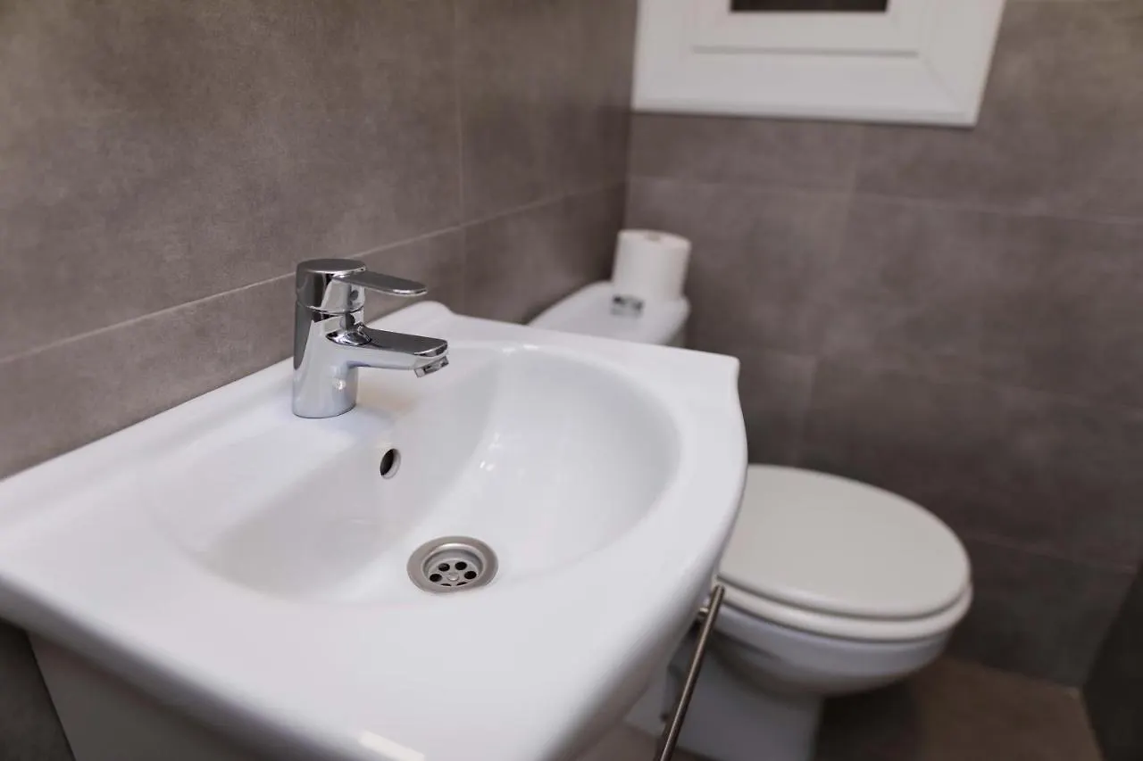 Apartment Carrer De Joan Barselona İspanya